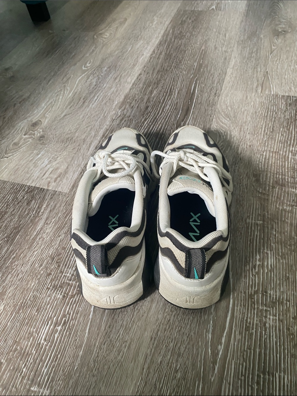 Nike Cream, Black & Teal Runner Sneakers - Picture 3 of 9